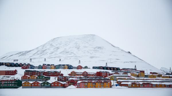 Scandal pe pământul de la capătul lumii. De ce Rusia, China și SUA vor să pună mâna pe arhipelagul norvegian Svalbard