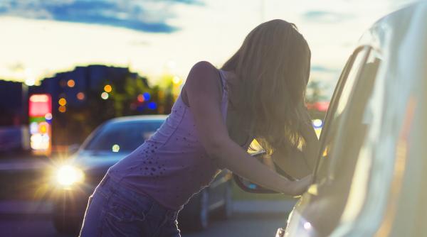 Un deputat PNL vrea legalizarea prostituției, dar evită să spună dacă i-a zis lui Bolojan. ”Au discutat cu oameni din zona bisericii”