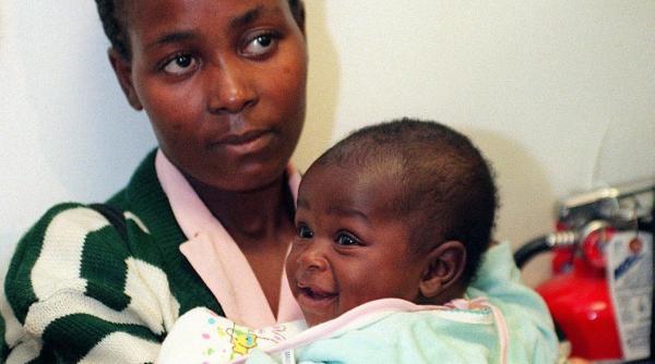 bebelusul minune nascut intr un copac in timp ce inundatiile devastau mozambicul a murit la 25 de ani rosita era simbol national