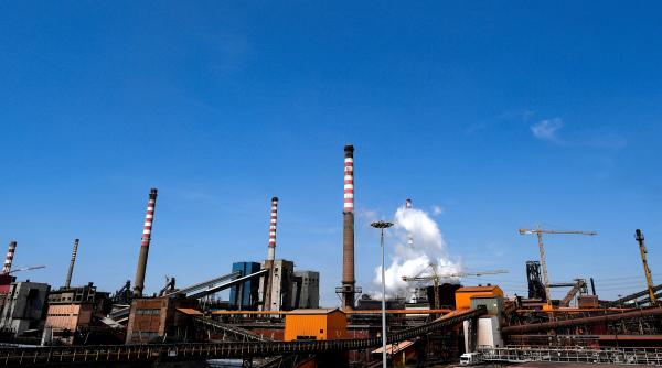 cea mai mare otelarie din europa da in judecata arcelormittal si cere despagubiri de 7 miliarde de euro