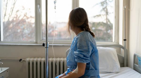 Pacientă internată la Spitalul de Psihiatrie Bălăceanca, bătută crunt de personalul medical. Un asistent a fost reținut