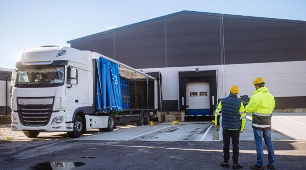 un sofer de tir a vandut toata marfa pe care o transporta cu 1 200 de euro si apoi a abandonat camionul in spania