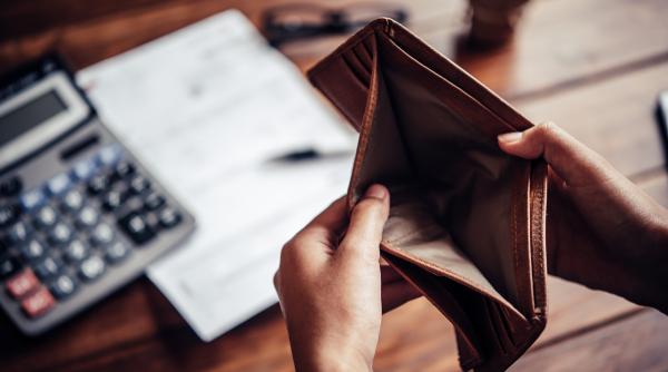 efectul inflatiei de aproape 10 asupra romanilor cu ce sume a scazut puterea de cumparare si care sunt cheltuielile prioritare