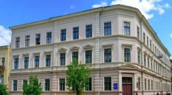 România a investit 550.000 de lei în singurul liceu românesc din Cernăuți