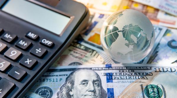 Expert: Criza din Groenlanda ar putea lovi în ratingurile est-europene. România ar evita tot mai greu categoria "junk"