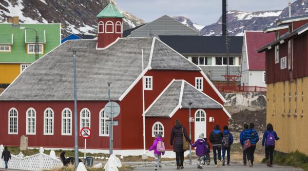 inainte viata era usoara mi e atat de frica cum traiesc groenlandezii sub amenintarea unei interventii militare a sua