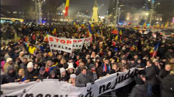proteste in piata victoriei si piata universitatii din bucuresti impotriva guvernului si a legii vexler