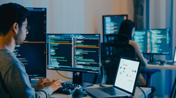 Informatica era odinioară un „bilet de aur” către o carieră profitabilă. Acum absolvenții nu pot obține un loc de muncă