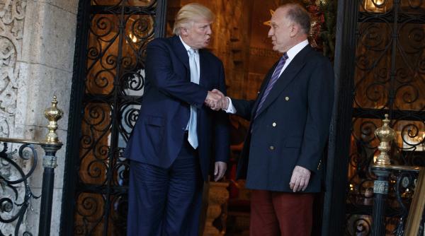 Cum l-a convins un miliardar cu interese în Groenlanda pe Donald Trump să achiziționeze insula