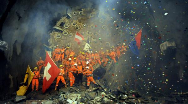 elvetia a construit o lume subterana atat de vasta incat rivalizeaza cu orasele de la suprafata