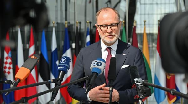 sa nu dramatizam excesiv ministrul leton al apararii spune ca tensiunile legate de groenlanda nu inseamna sfarsitul nato