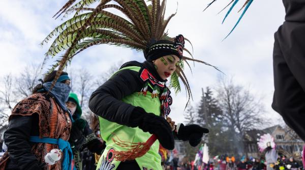 scandal in sua dupa ce agentii ice au arestat nativi din tribul sioux nu e nimeni mai american decat noi indienii americani