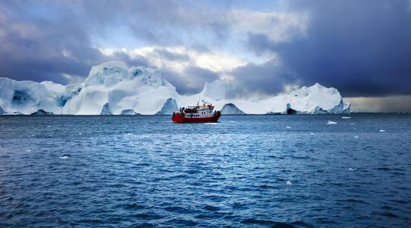 groenlanda aduce noi rute maritime minerale ascunse si o linie de front intre sua si rusia