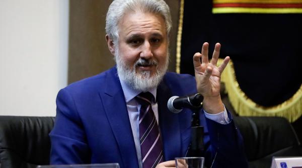 Lazurca: „Sunt suveranist. Ce ați crede despre un diplomat român care nu e patriot?”. Despre șefia SIE: „Nu confirm, nu infirm”