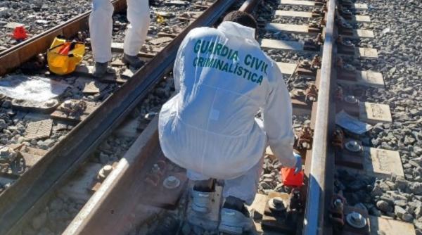 o fetita de 6 ani a fost gasita ratacind singura in zona zero a accidentului feroviar din spania ce s a aflat apoi a uimit toata tara