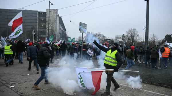 strasbourg sub asediu mii de fermieri cer trimiterea acordului cu mercosur la cjue sute de protestatari din romania