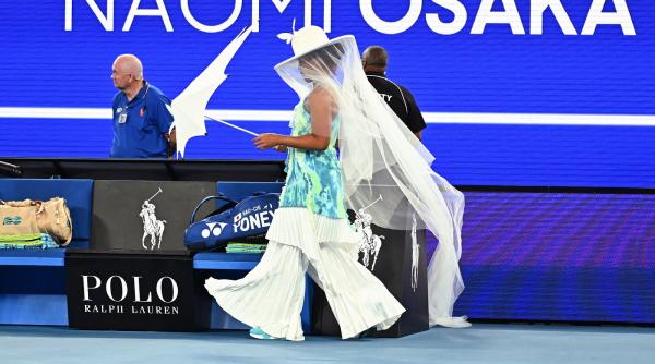 pe arena de la australian open naomi osaka si a facut o intrare cum nu s a mai vazut pana acum tinuta ei are o semnificatie speciala