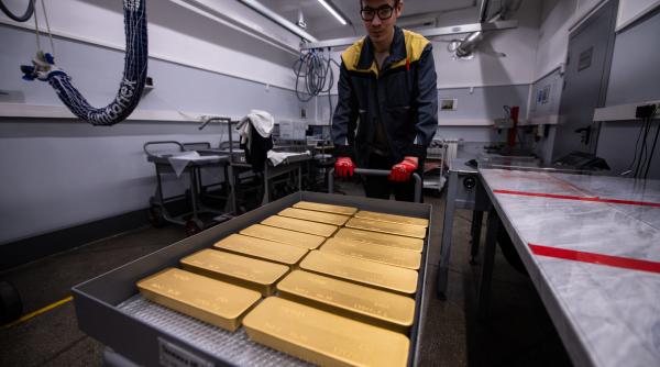 Rusia a vândut aproape trei sferturi din aurul Rezervei Naționale pentru a putea susține economia și a finanța războiul din Ucraina