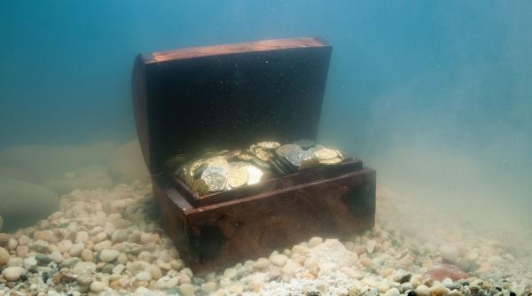 un scafandru a descoperit accidental o adevarata comoara peste 30 000 de monede valoroase ascunse pe fundul marii