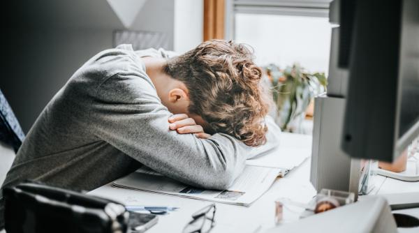 Doar unul din 40 de studenți români alege să muncească în timpul facultății. Sociolog: Economia nu are acces la forța de muncă educată