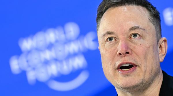 Elon Musk, predicții șocante la Davos: Planeta va avea mai mulți roboți decât oameni și nu vom mai îmbătrâni