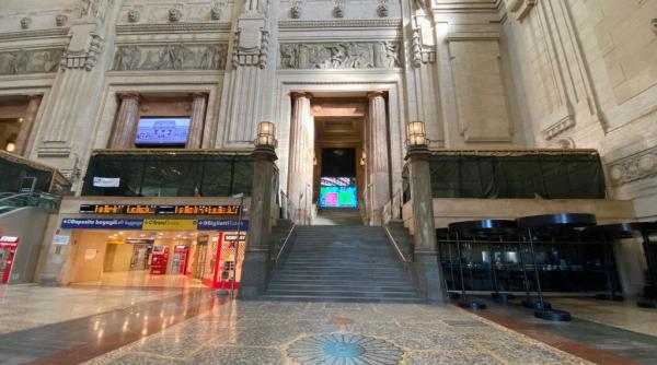 in gara centrala din milano se amenajeaza un hotel de lux in locul in care acum functioneaza un fast food