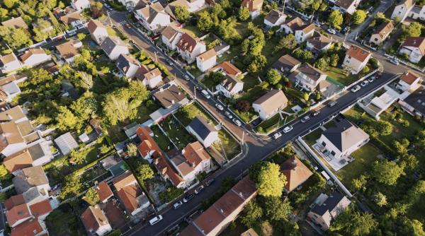 bolojan spune ca taxele pe proprietate nu vor creste la anul din 2027 primariile vor avea un soft in care sa vada valoarea de piata