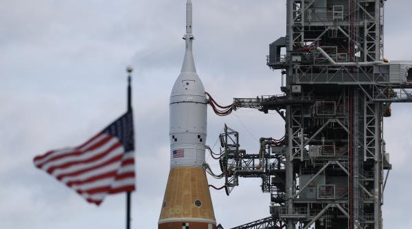 nasa trimite din nou oameni pe luna intr o nava considerata de multi nesigura e o nebunie riscul nu e mic