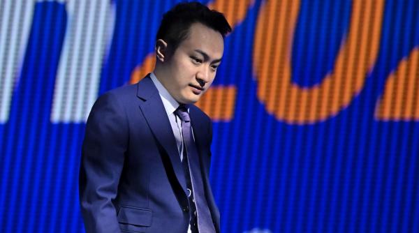 Milionarul care a plătit 4,6 milioane de dolari ca să cineze cu Warren Buffett spune că ar da 30 de milioane pentru o oră cu Elon Musk