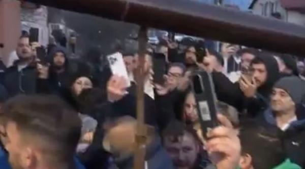 revolta in comuna in care s a mutat baiatul de 13 ani implicat in uciderea lui mario vrem sa fie la puscarie acolo ii e locul