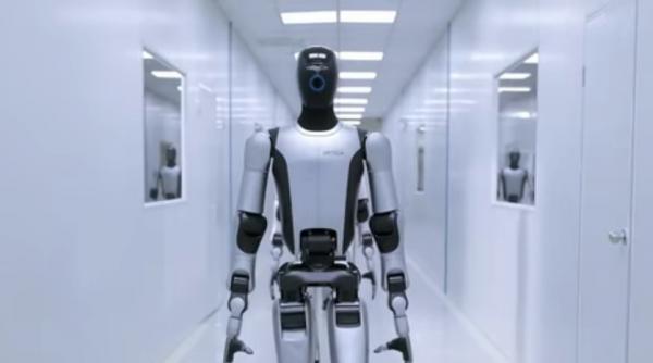Roboții ar putea fabrica avioane Airbus, iar UBTech-Walker S2 e capabil să reproducă deja mişcări umane