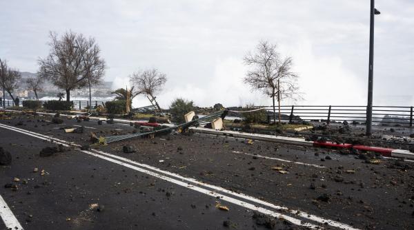 Furtunile fac ravagii în Sicilia: Peste 1.000 de persoane au fost evacuate, după o alunecare de teren. „Situaţia este critică”
