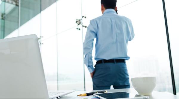 A plecat din România pentru că nu a avut bani să devină preot. Astăzi conduce sute de angajați într-o mare companie din Franța