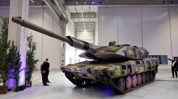 europa ar vea nevoie de un trilion de dolari pentru a inlocui armele si trupele americane si pentru a se putea apara singura