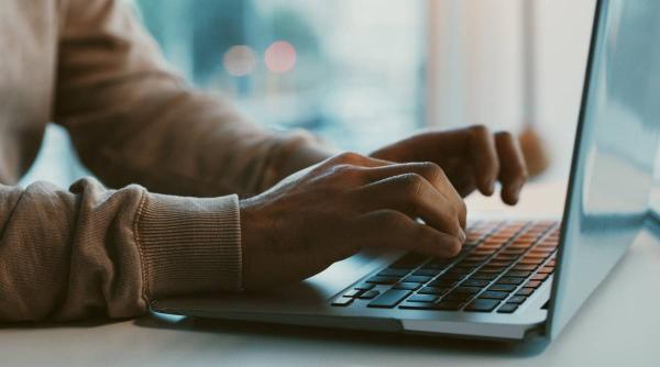 Eurostat: Românii şi-au luat cele mai puţine măsuri de precauţie, dintre cetăţenii UE, ca să-şi protejeze datele de pe Internet