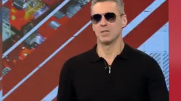 Mircea Badea a purtat, în emisiune, ochelari de soare în stilul lui Macron şi a dansat pe un discurs mixat al liderului francez