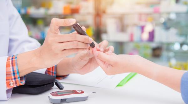 un nou proiect major in domeniul sanatatii caravana cu medici invata romanii sa identifice semnele diabetului