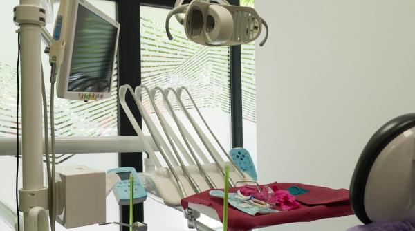 clinica stomatologica sector 2 life dent servicii stomatologice complete si implantologie de top