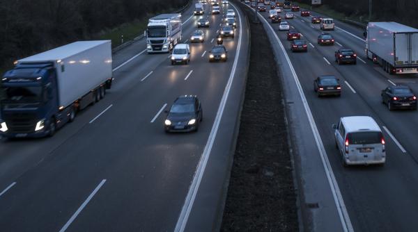 Guvernul anunţă noi reguli în domeniul transporturilor rutiere 