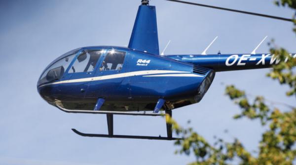 primarul unei comune cu nici 200 de locuitori acuzat ca merge la serviciu cu un elicopter de 800 000 dolari sunt pilot am licenta