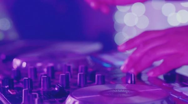 adi enache de la enaque nujord noul proiect romanesc de muzica edm creatorul unui sound modern si competitiv international