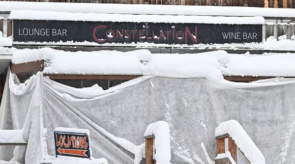 bilantul victimelor tragediei din crans montana a crescut unul dintre raniti a murit la spitalul din zurich cine e tanarul de 18 ani