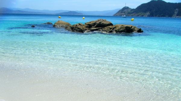 plaja desemnata cea mai frumoasa din lume se afla in europa paradisul cu ape turcoaz si nisip alb la preturi neasteptat de mici