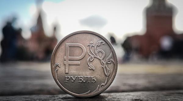 Tot mai multe transferuri bancare, blocate în Rusia. Care sunt „cuvintele cheie” care duc automat la anularea unei tranzacții