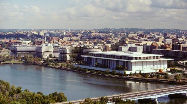 Donald Trump anunță că închide emblematicul Kennedy Center din Washington pentru doi ani de lucrări