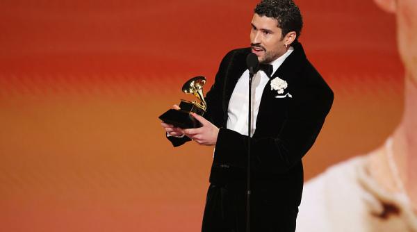 premiile grammy bad bunny face istorie fiind primul artist de limba spaniola care castiga albumul anului mesajul transmis pe scena