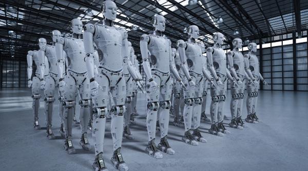 Vucic anunță că următoarea paradă militară din Serbia va include mii de roboţi înarmaţi produși în China