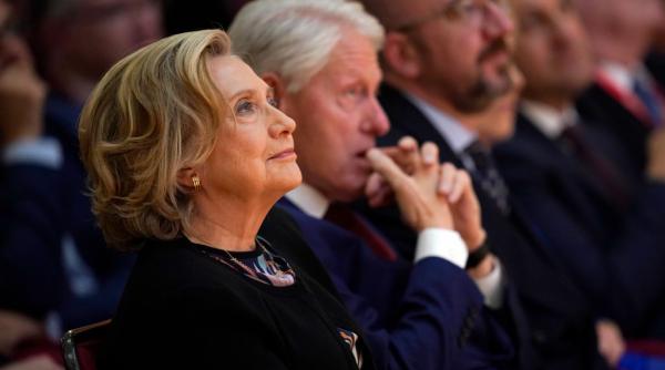 Bill şi Hillary Clinton au acceptat să depună mărturie personal, pentru a evita procedura de sfidare în ancheta Jeffrey Epstein