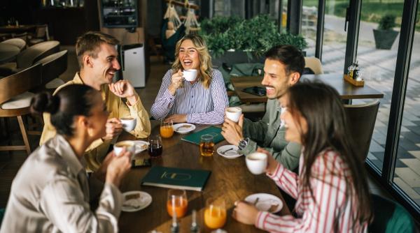 intr un bar din japonia persoanele care vor sa si dea demisia primesc bauturi gratis