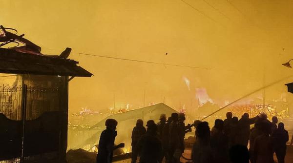 1.000 de case au ars din temelii și peste 5.000 de persoane au fost evacuate în urma unui incendiu masiv în Filipine
